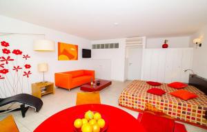 Excellent Golden Apartment