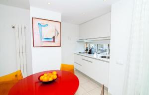 Excellent Golden Apartment