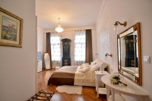 Rose & Margaret Kallina