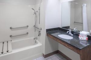 King Room room in Baymont by Wyndham Cleveland