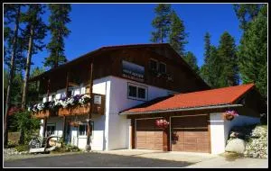 Alpenglow Bed and Breakfast - Wasa
