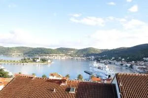 Apartments Zora - Rogačić