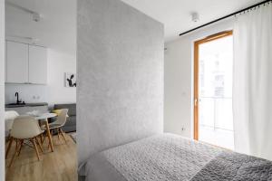 Kasprzaka 31A cozy studio by Homeprime