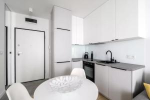 Kasprzaka 31A cozy studio by Homeprime