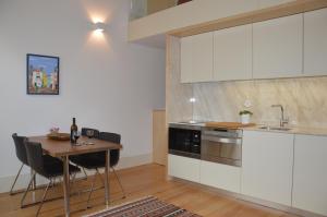 Oporto Like Home IV - Mezzanine