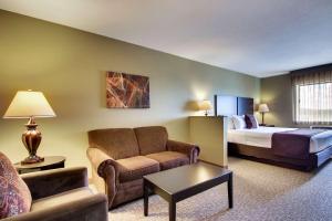King Room room in Best Western West Hills Inn