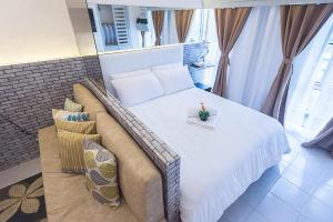 Light and Chic - Tagaytay Vacation Pad