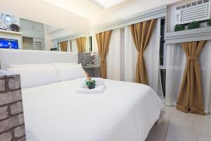 Light and Chic - Tagaytay Vacation Pad