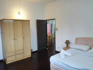 Lumut Titi Panjang Apartment