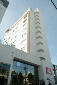 克里斯蒂亚诺马查多酒店 - 卡埃特