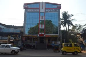 SUPREME LODGe