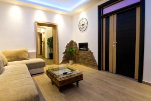 Cosmopolitan Apartment