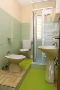 Three-Bedroom Apartment with Terrace and Sea View room in Apartments by the sea Kuciste - Perna Peljesac - 10142