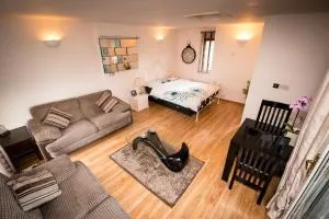 Spring Meadow - Fernhill Heath