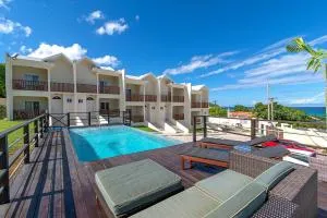 Family Complex beside Beach w/Pool Montego Bay #1 - Montego Bay