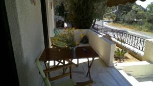 'ON THE BEACH' AMAZING HOME Aegina Greece