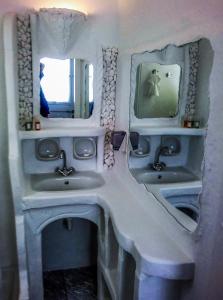 Giannakas Studios Sifnos Greece