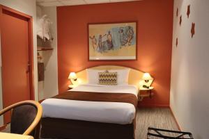 Hotels Logis-Hotel des Oliviers : photos des chambres