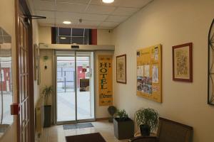 Hotels Logis-Hotel des Oliviers : photos des chambres