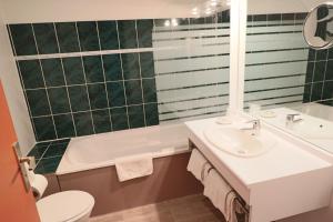 Hotels Logis-Hotel des Oliviers : Chambre Double - Occupation Double