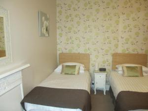 Twin Room room in Hillside Bed & Breakfast