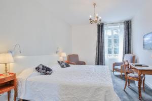 Hotels Hotel Royal Saint-Mart : Grande Chambre Double ou Lits Jumeaux