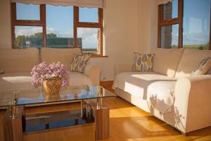 Cottage 238 – Cleggan