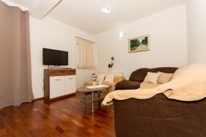 Apartments Cavar