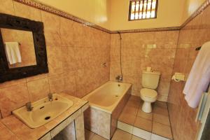 Suite Gia Đình 2 Phòng Ngủ (Family Two-Bedroom Suite)