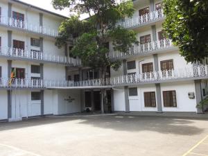 Paradise Inn