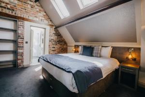 The Duke of Edinburgh Hotel & Bar