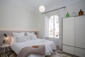 Three-Bedroom Apartment room in SingularStays Parque Central
