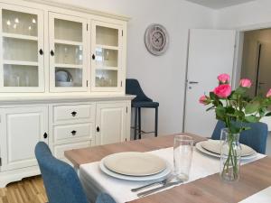 White Vintage Park View Apartment