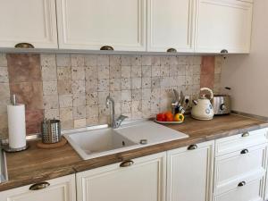 White Vintage Park View Apartment