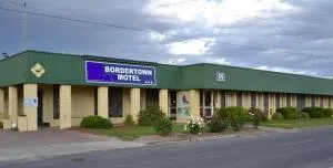 Bordertown Motel - 博德敦