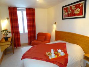 Hotels Hotel Restaurant Les Alpins : photos des chambres