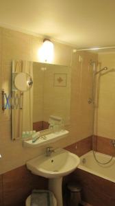Double or Twin Room - Non-Smoking room in Hotel Solomou