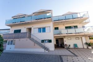 Apartments Cavar