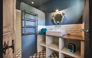 B&B / Chambres d'hotes Mas De La Baume : Chambre Double - Vue sur Jardin