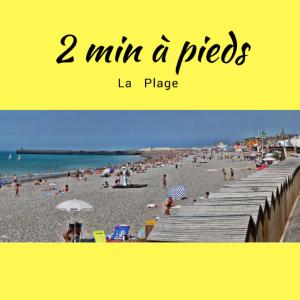 L'etablissement LA PLAGE A 2 PAS , vous propose 4 appartements neufs avec services , NETFLIX, lits faits a votre arrivee , serviettes de toilette , menage , Wifi , en hyper centre , Voir la mer a 50m au bout de la rue , BOX a Velos sur demande : photos des chambres