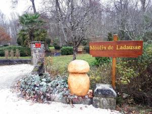 B&B / Chambres d'hotes Moulin De Ladausse : photos des chambres