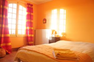 B&B / Chambres d'hotes Presbytere de jonquiere : photos des chambres