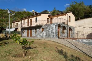 Pensione Agriturismo Il Sole SantʼAngelo di Brolo Italia