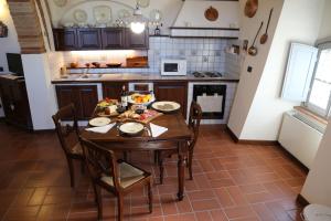 Appartamento TEGRINO nellantica dimora di Fulignano