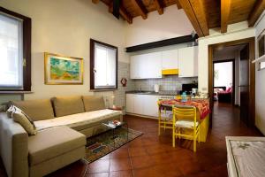 Holiday Treviso Suite LOMBARDI