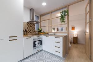 Valencia Just in the Middle