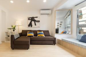 Valencia Just in the Middle