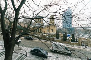 Two bedsright near Arena