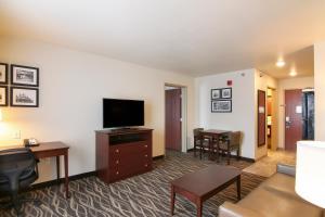 King Extended Stay room in Cobblestone Inn & Suites - Menomonie/UW-Stout