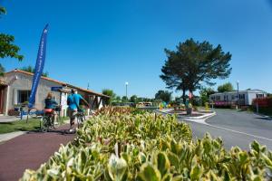Campings Camping Officiel Siblu Les Charmettes : photos des chambres